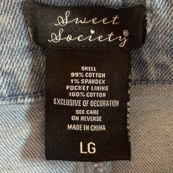 Sweet Society Adorable Denim Skirt w lace and Rick Rack trim Size Large - Picture 7 of 7